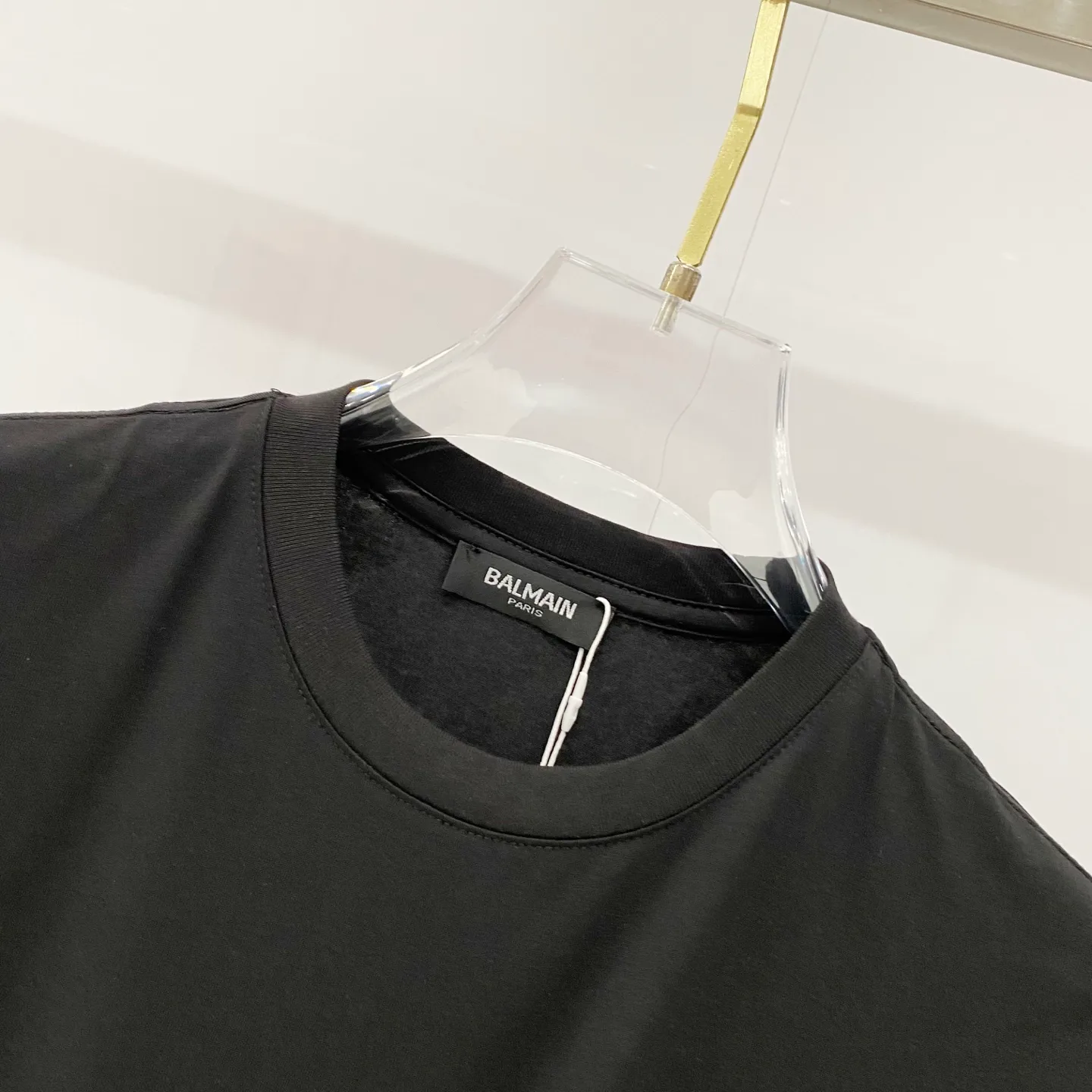 BALMAIN/Balmain - mercerized cotton gram T-shirt for men and women, micro-marked letters on the chest, bronzing LOGO printing, pure quality, original fabric 100% cotton, Versatile fashion, light luxury trend, tag, collar label, wash, three labels complete Size: S-2XL Color: Black.White.Light Green.